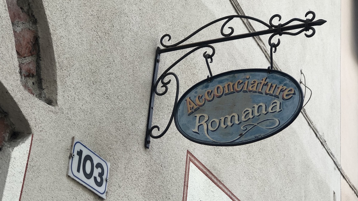 Cavour insegne negozi