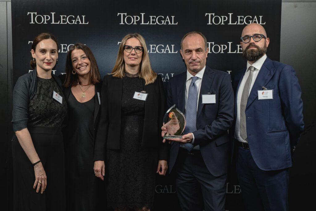 GRUPPO CAP VINCE IL TOPLEGAL AWARDS NELLA CATEGORIA 
“PUBLIC UTILITIES LEGAL TEAM”