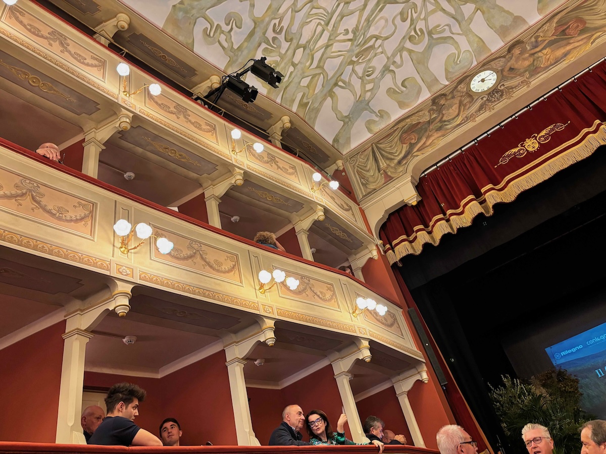 Palchi in legno teatro Villastrada